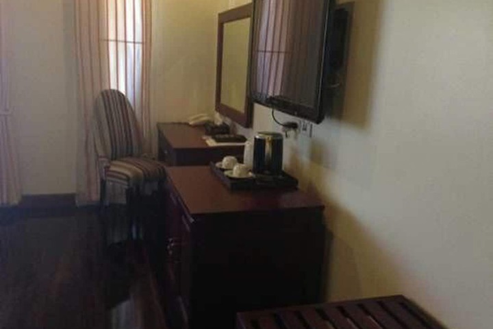 Room 14 of 26