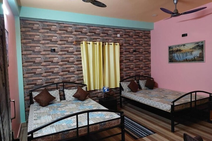 Room 8 of 25