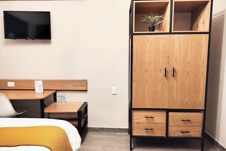 Room 14 of 66