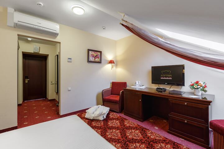 Room 6 of 38