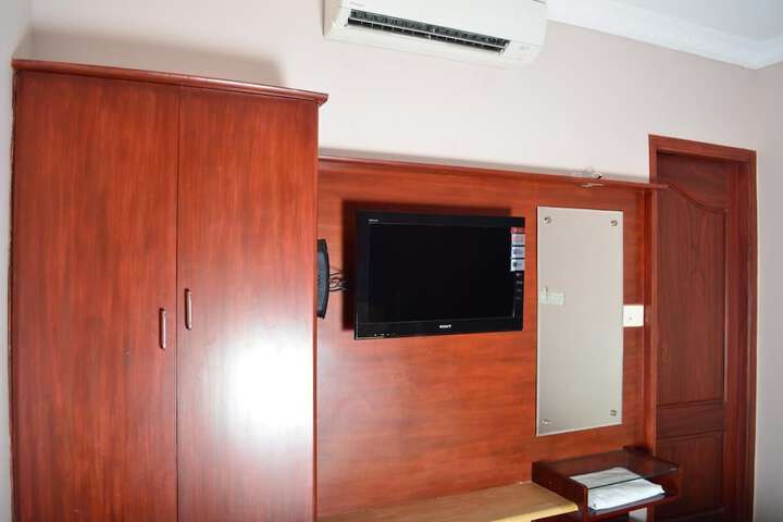 Room 19 of 29