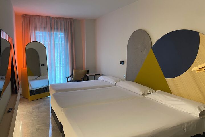 Room 38 of 265