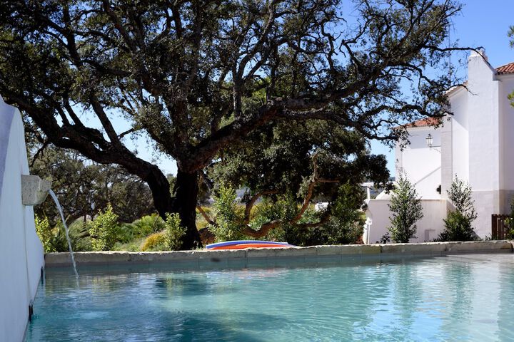 Pool 105 of 165