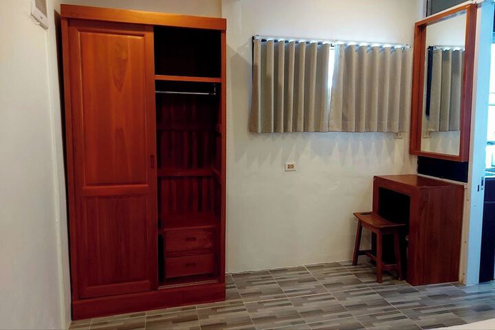 Room 21 of 83
