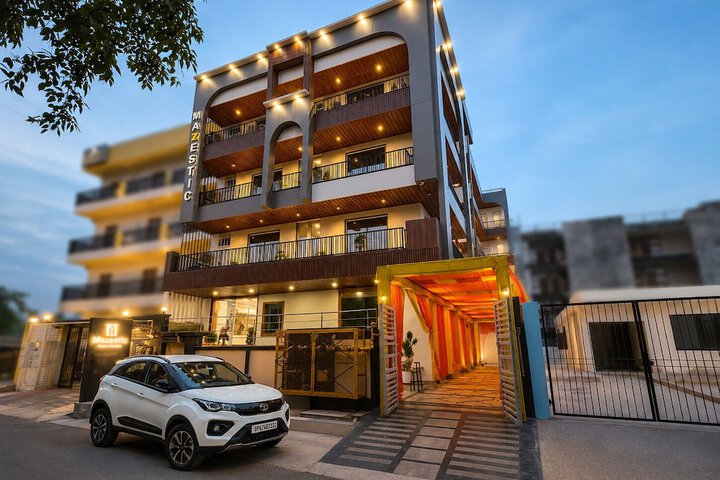 Mazestic Bay Hotel & Banquet