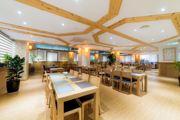 Dining Photos