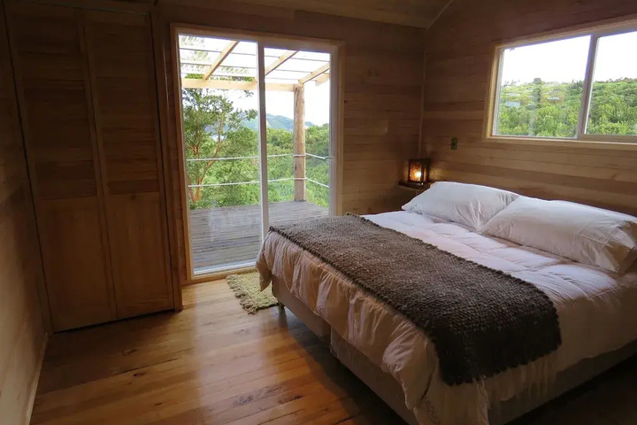 Room 2 of 6