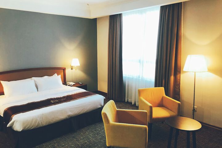 Room 6 of 44