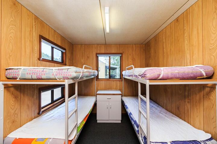 Room 4 of 25