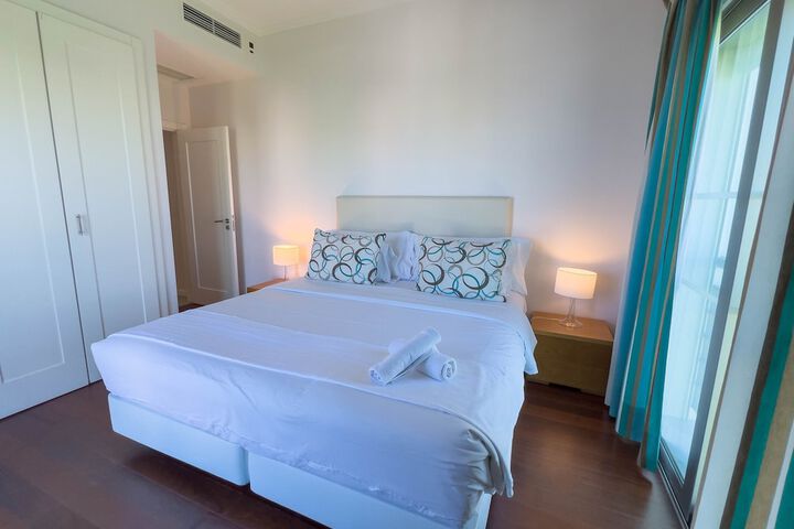 Room 5 of 34