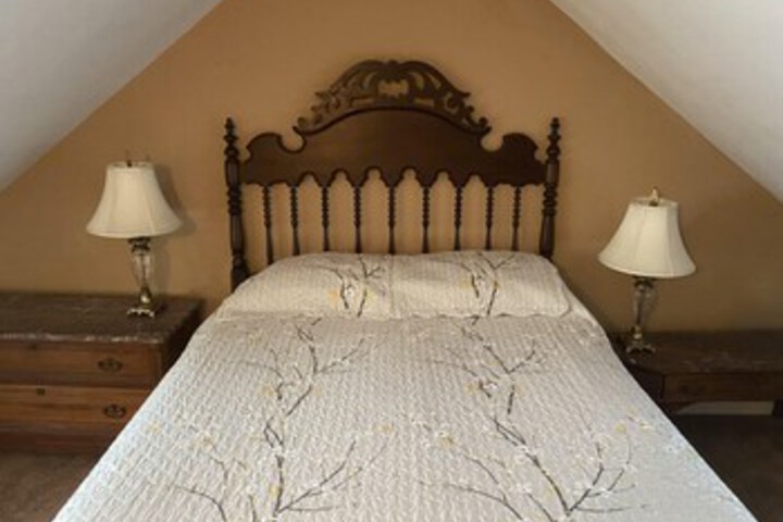 Room 150 of 253