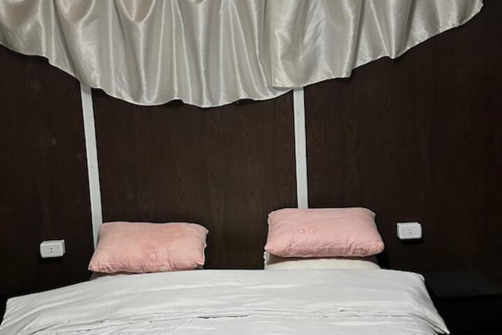 Room 15 of 53
