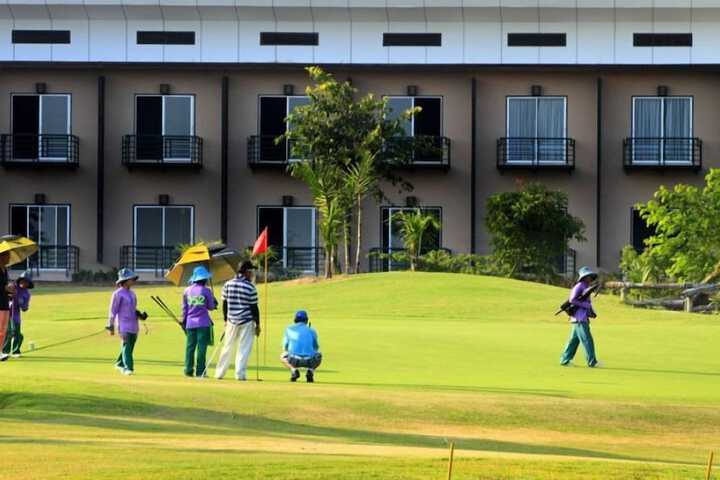 Golf 16 of 36