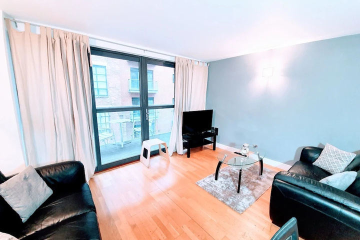 Room 2 of 9