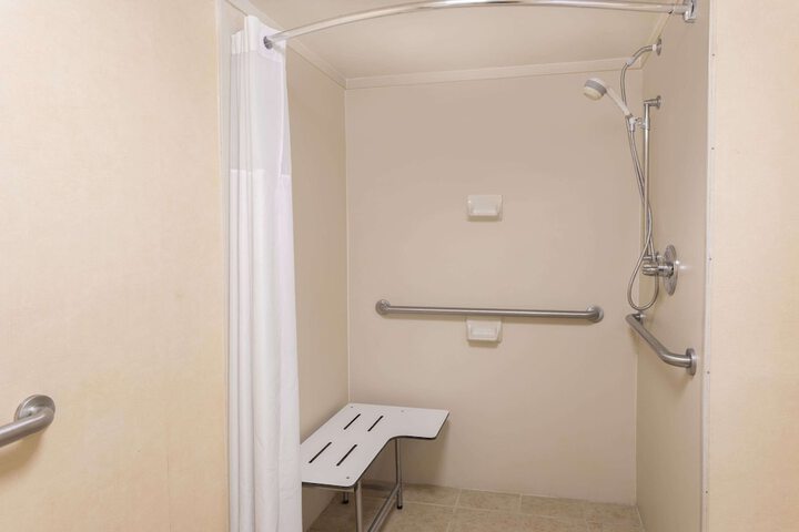 1 Queen Bed Mobility Accessible (12 of 13)