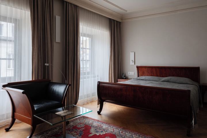 Room 32 of 105