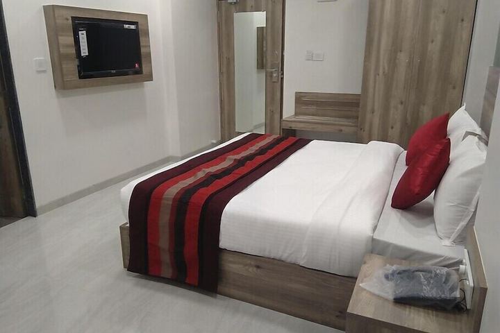 Room 3 of 12
