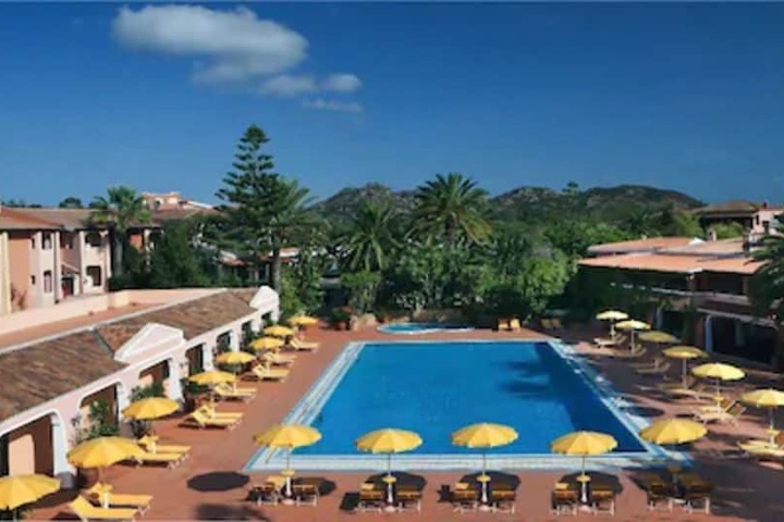 Pools & Facilities