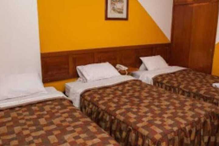 Room 3 of 7