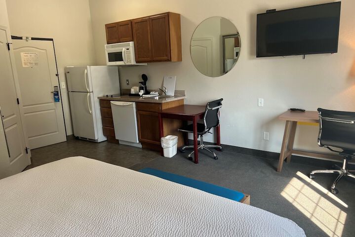 Room 19 of 37