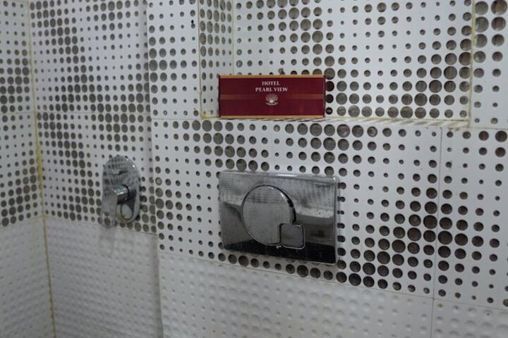 Room 14 of 68