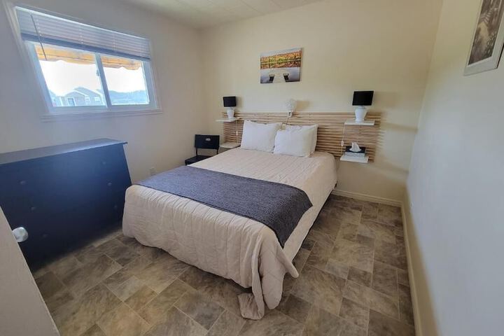 Room 5 of 68
