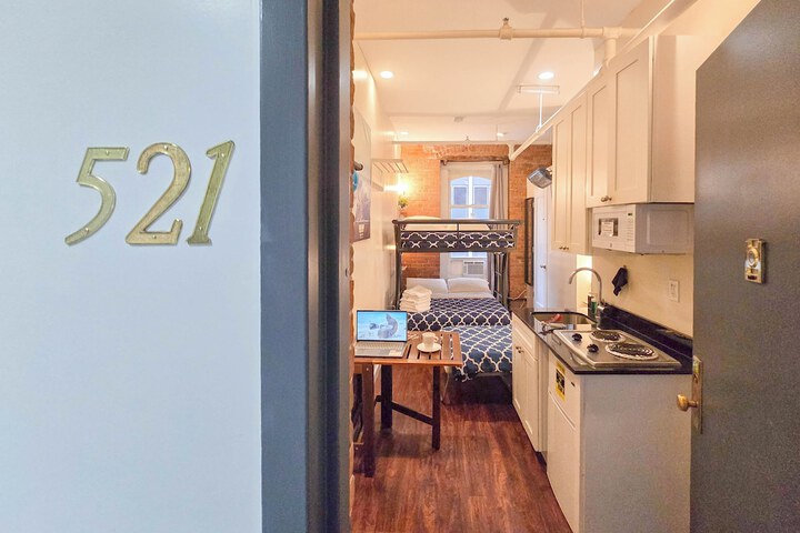 Room 221 of 268