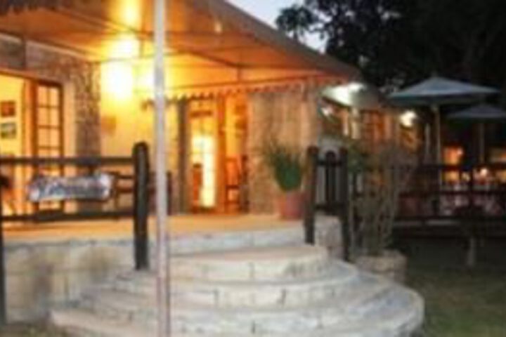 Exterior of Hlumu Lodge