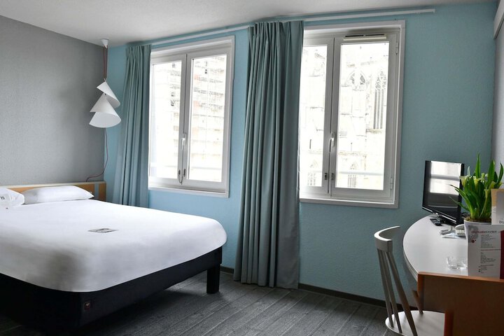 Room 14 of 78