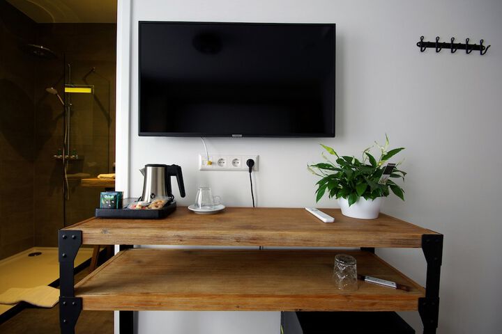Room 6 of 22