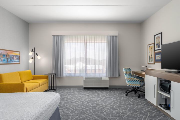 Room 10 of 38
