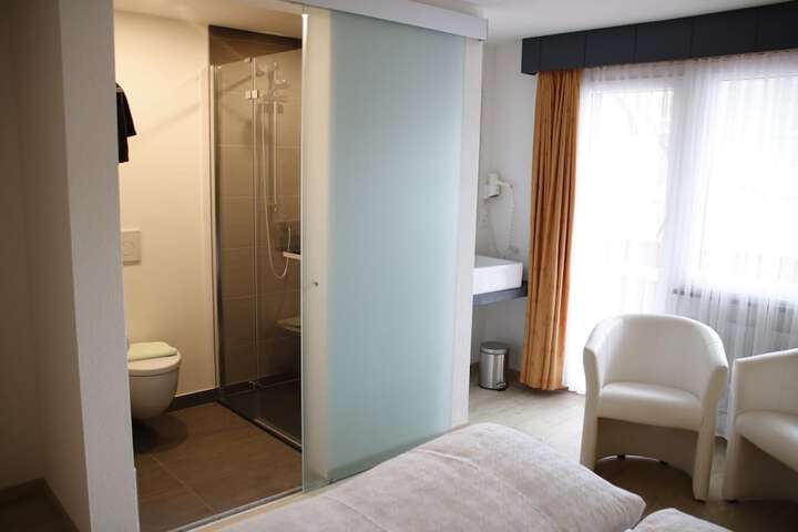 Room 12 of 48
