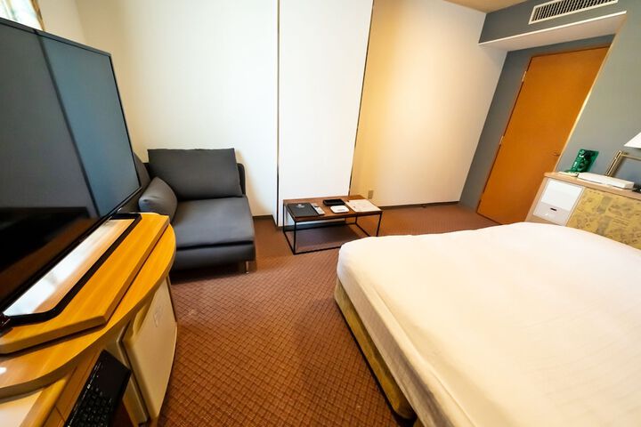 Room 102 of 239