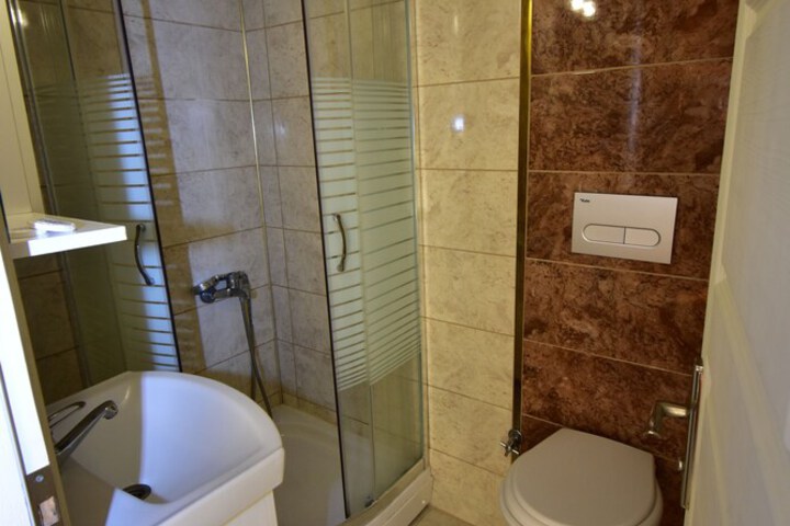 Room 40 of 70