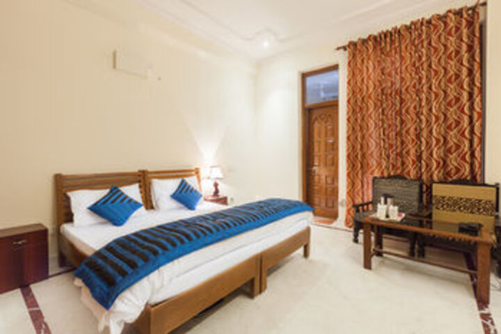 OYO Rooms Noida City Centre Premium
