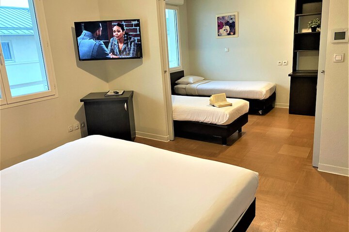 Room 10 of 52