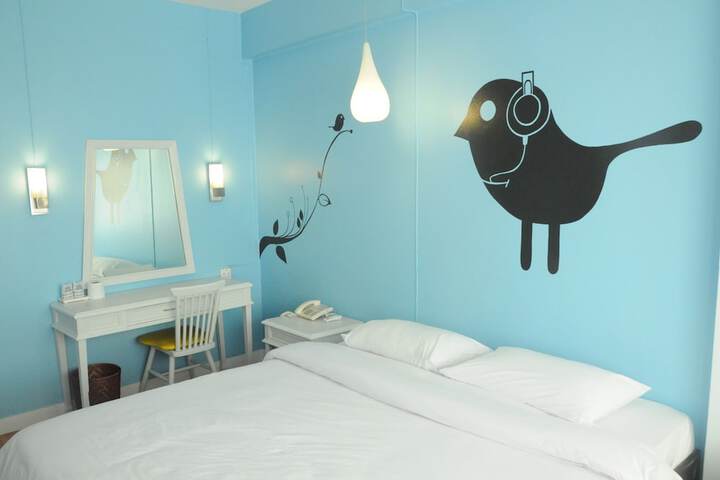 Room 13 of 31