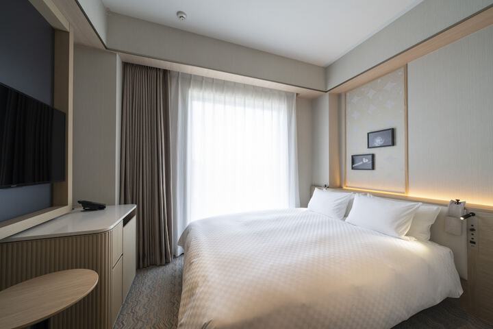 Room 16 of 40