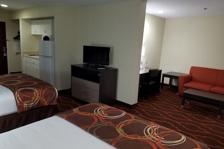 2 Queen Beds (3 of 24)