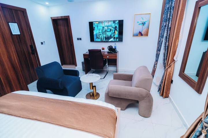 Room 15 of 60