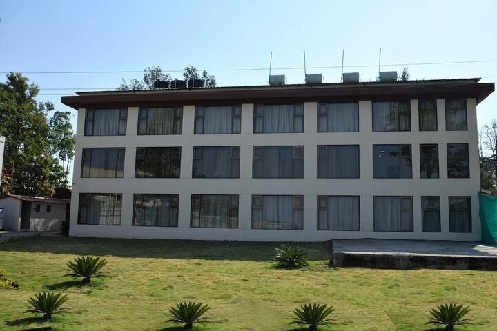 Hotel Exterior 38 of 44