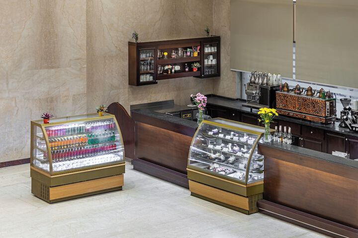 Lounge 50 of 63