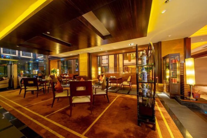 Lounge 135 of 163