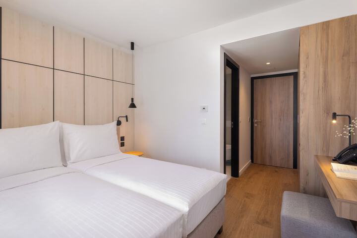 Room 14 of 35