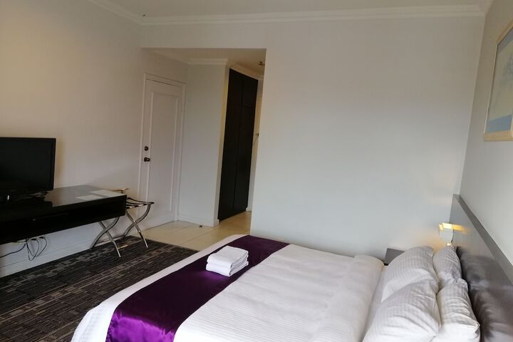 Room 13 of 37