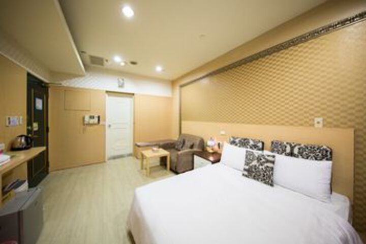 Room 72 of 89