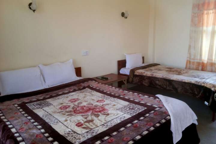 Room 6 of 63