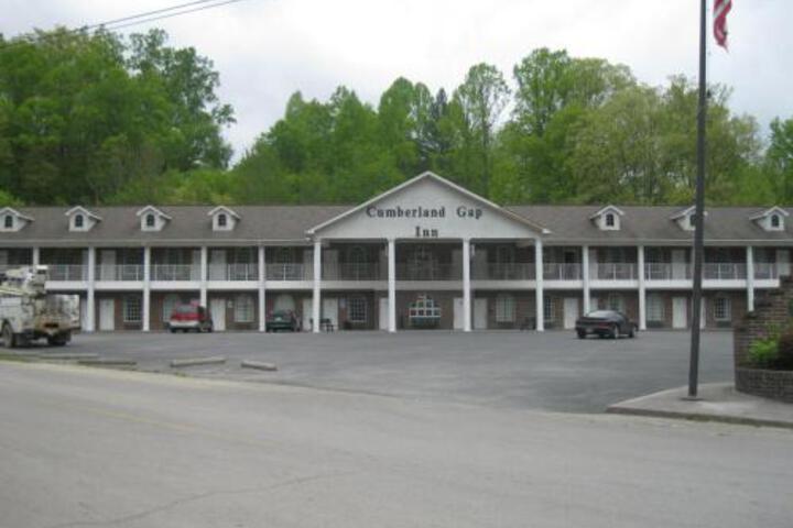 Exterior of Hotel Cumberland Gap
