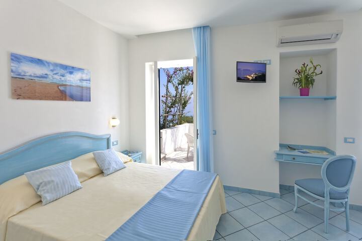 Room 3 of 42
