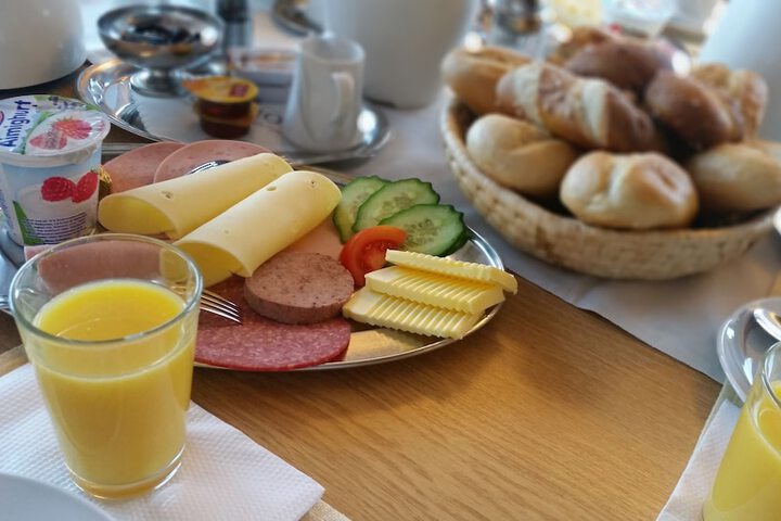 Breakfast meal
